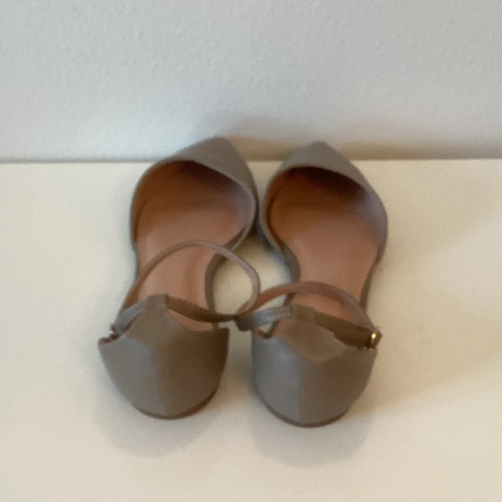 New WB Journee Collection Elegant Tan Women's Flats